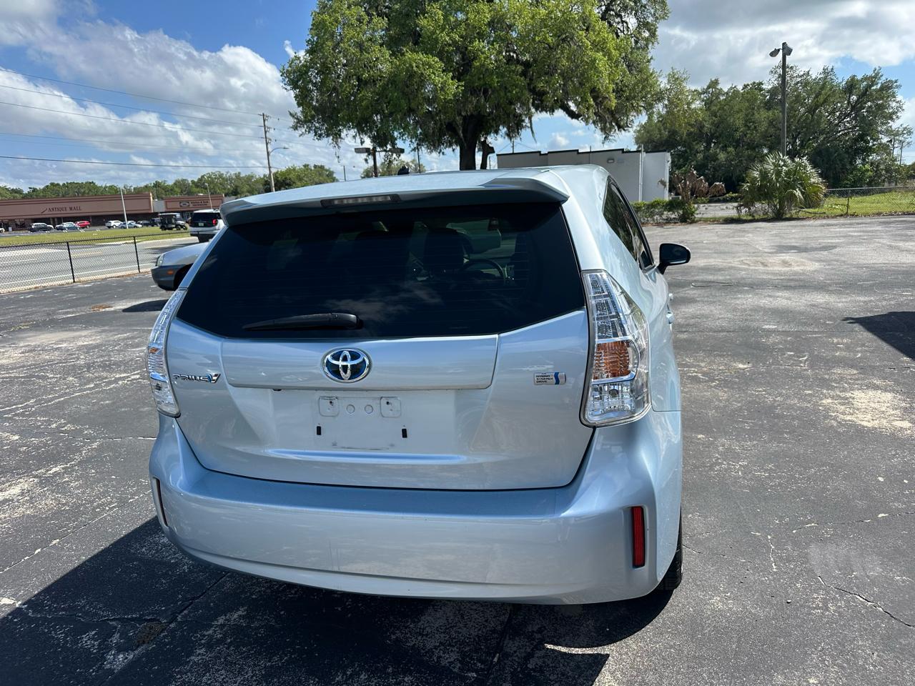 Toyota Prius V 5dr Wgn Two (Natl) 2013