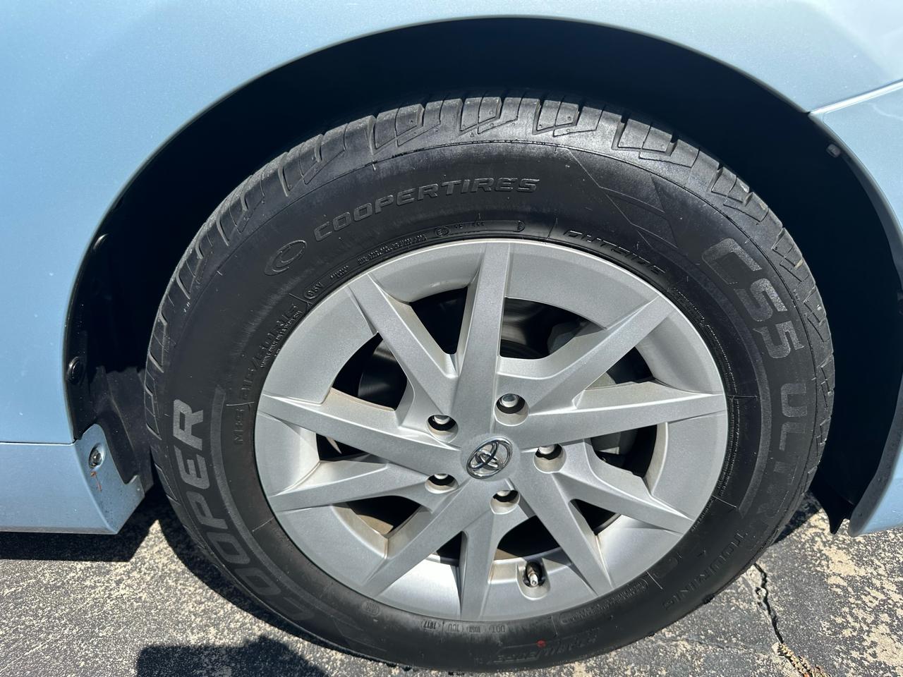 Toyota Prius V 5dr Wgn Two (Natl) 2013