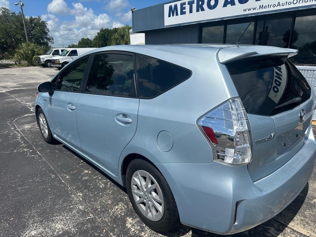 Toyota Prius V 5dr Wgn Two (Natl) 2013