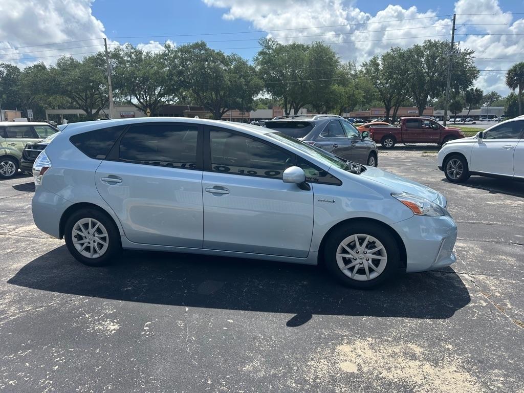 Toyota Prius V 5dr Wgn Two (Natl) 2013
