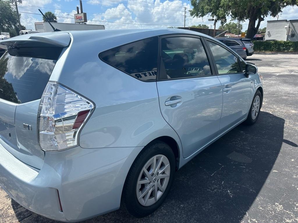 Toyota Prius V 5dr Wgn Two (Natl) 2013