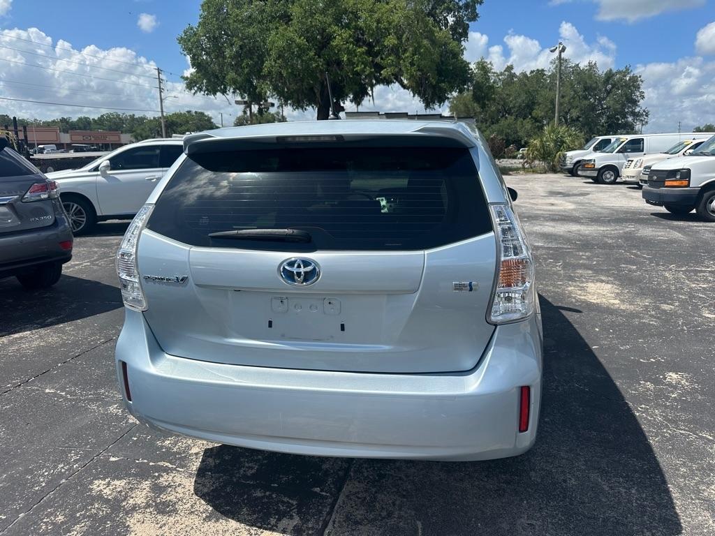 Toyota Prius V 5dr Wgn Two (Natl) 2013