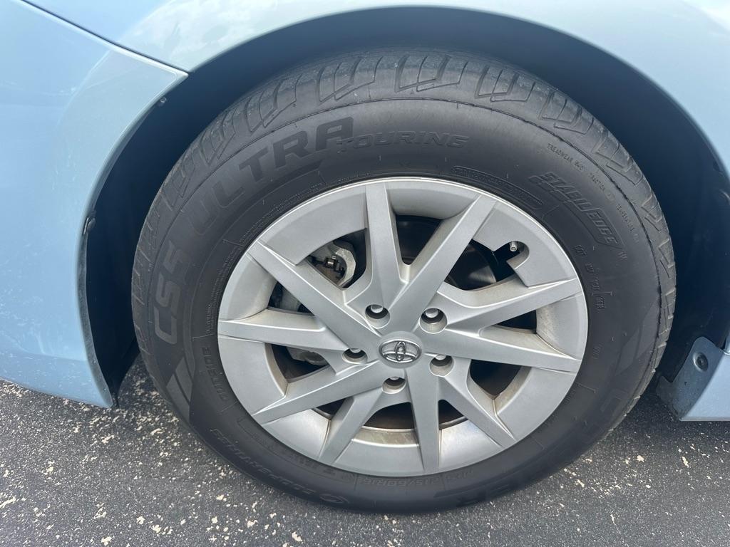 Toyota Prius V 5dr Wgn Two (Natl) 2013