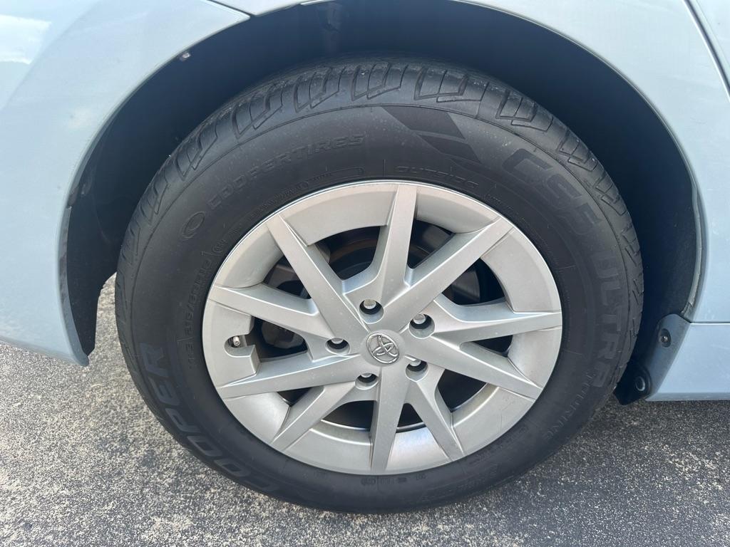 Toyota Prius V 5dr Wgn Two (Natl) 2013