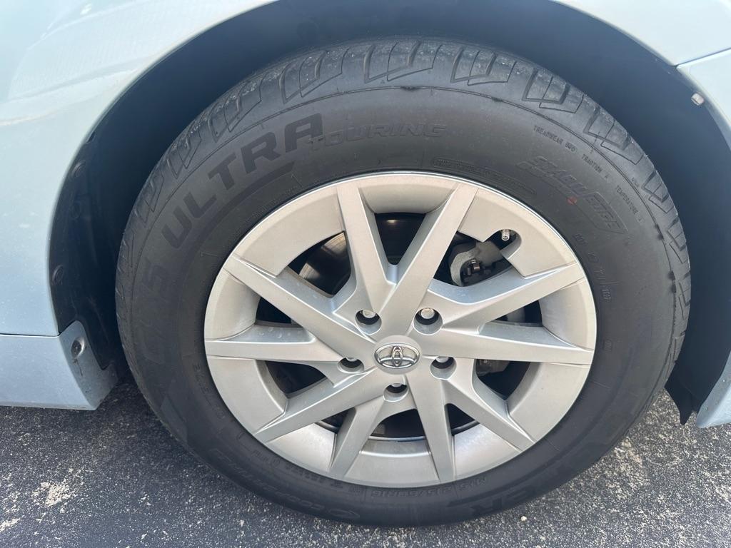 Toyota Prius V 5dr Wgn Two (Natl) 2013