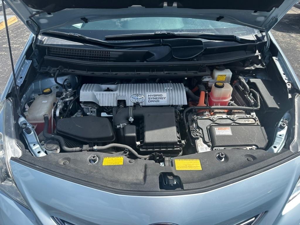 Toyota Prius V 5dr Wgn Two (Natl) 2013