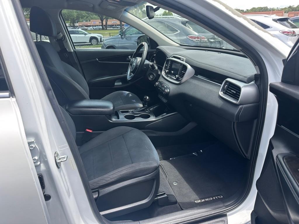 2017 Kia Sorento LX - Photo 10
