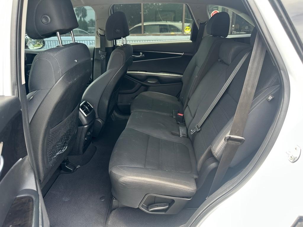 2017 Kia Sorento LX - Photo 11