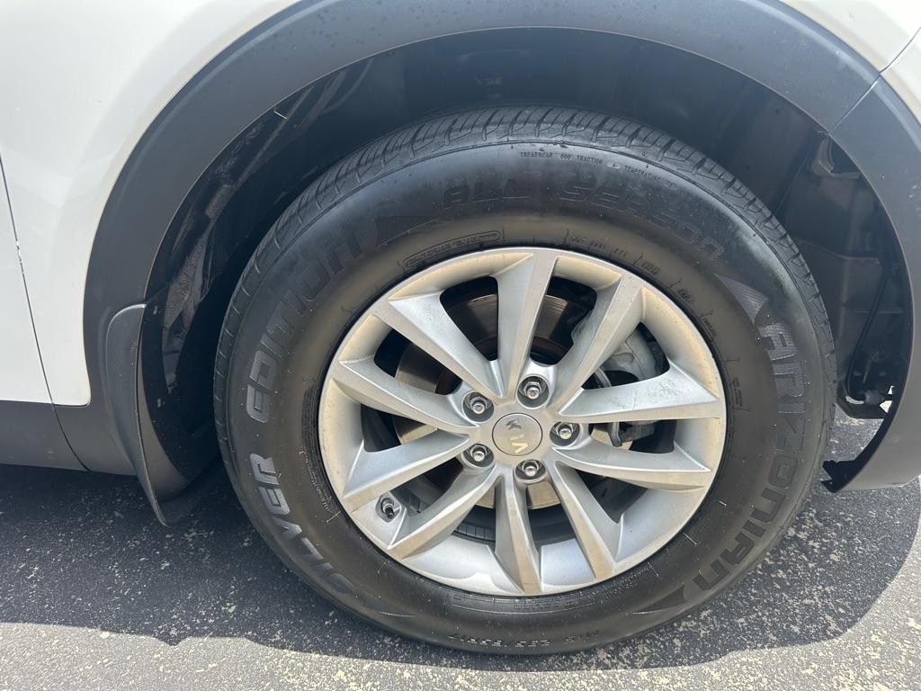 2017 Kia Sorento LX - Photo 22