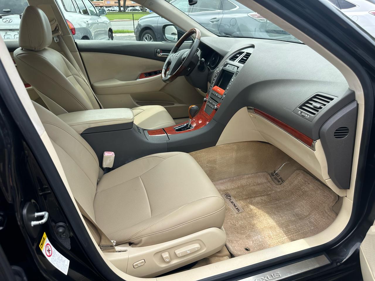 Lexus ES 350 4dr Sdn 2010