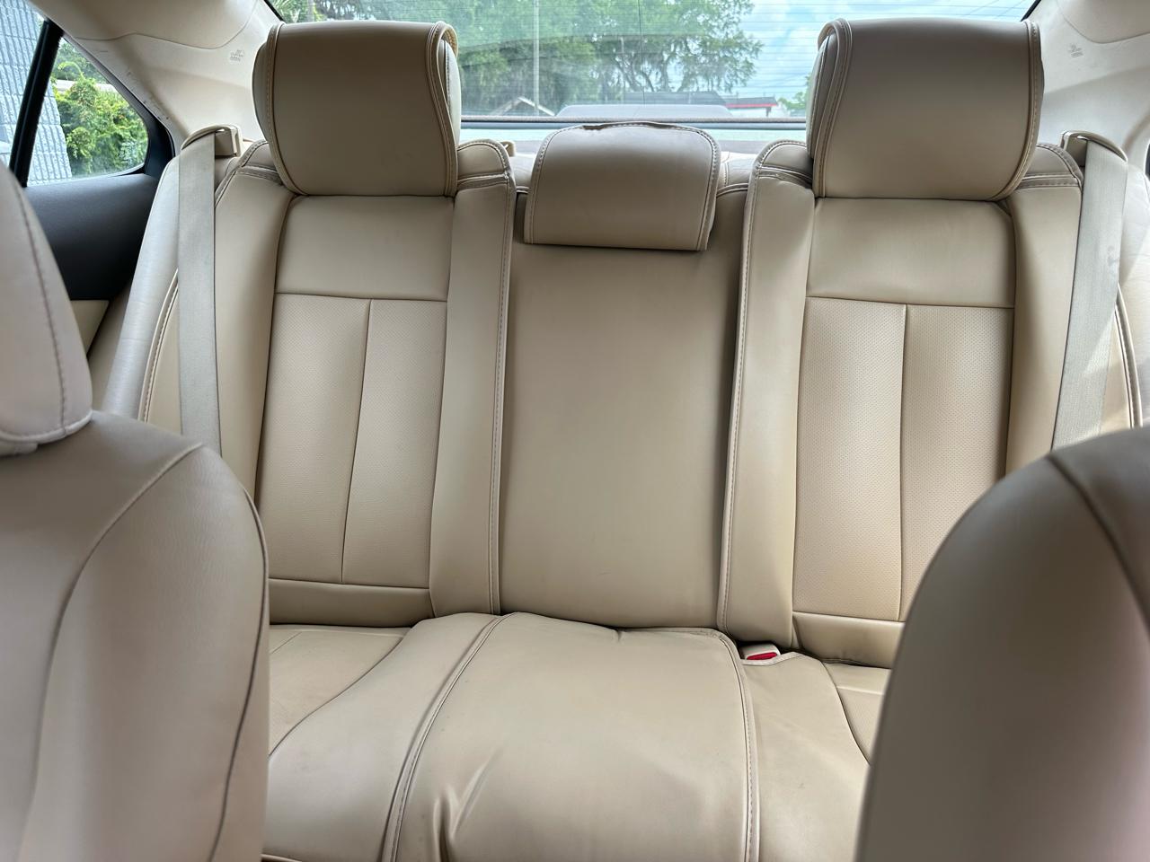 Lexus ES 350 4dr Sdn 2010
