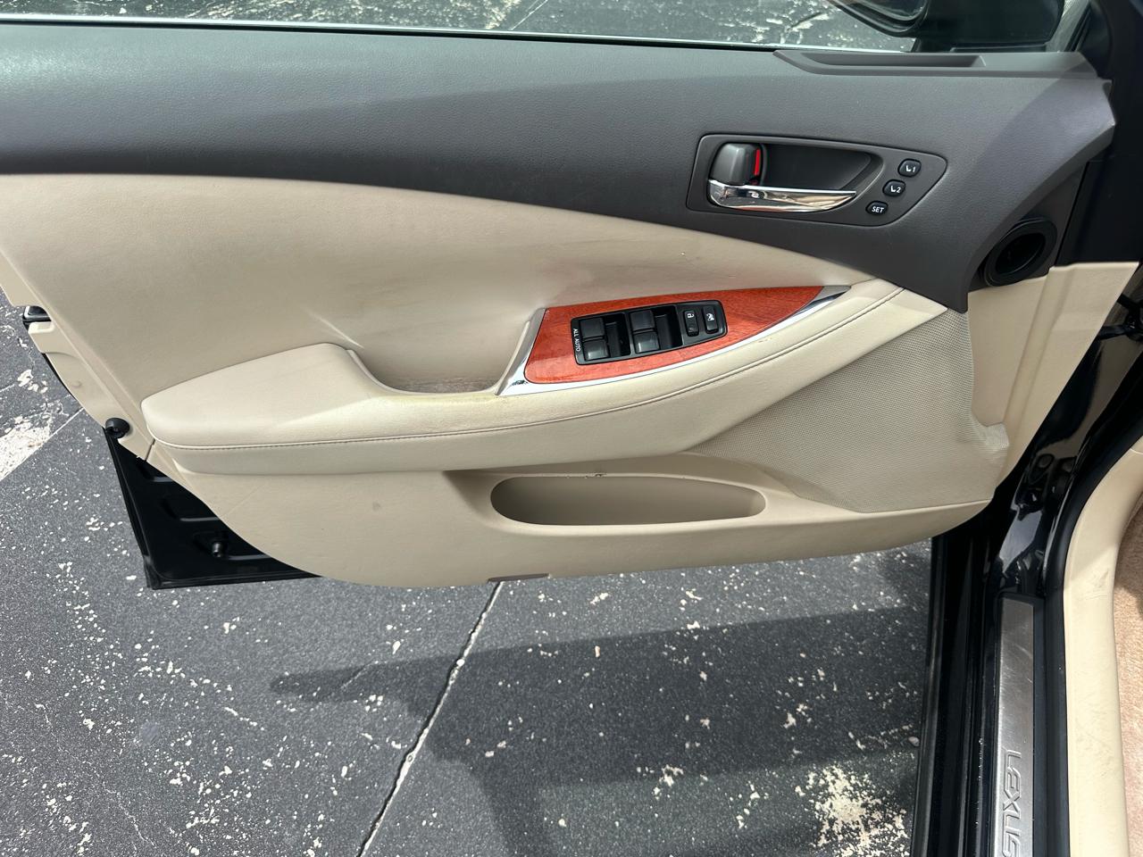 Lexus ES 350 4dr Sdn 2010