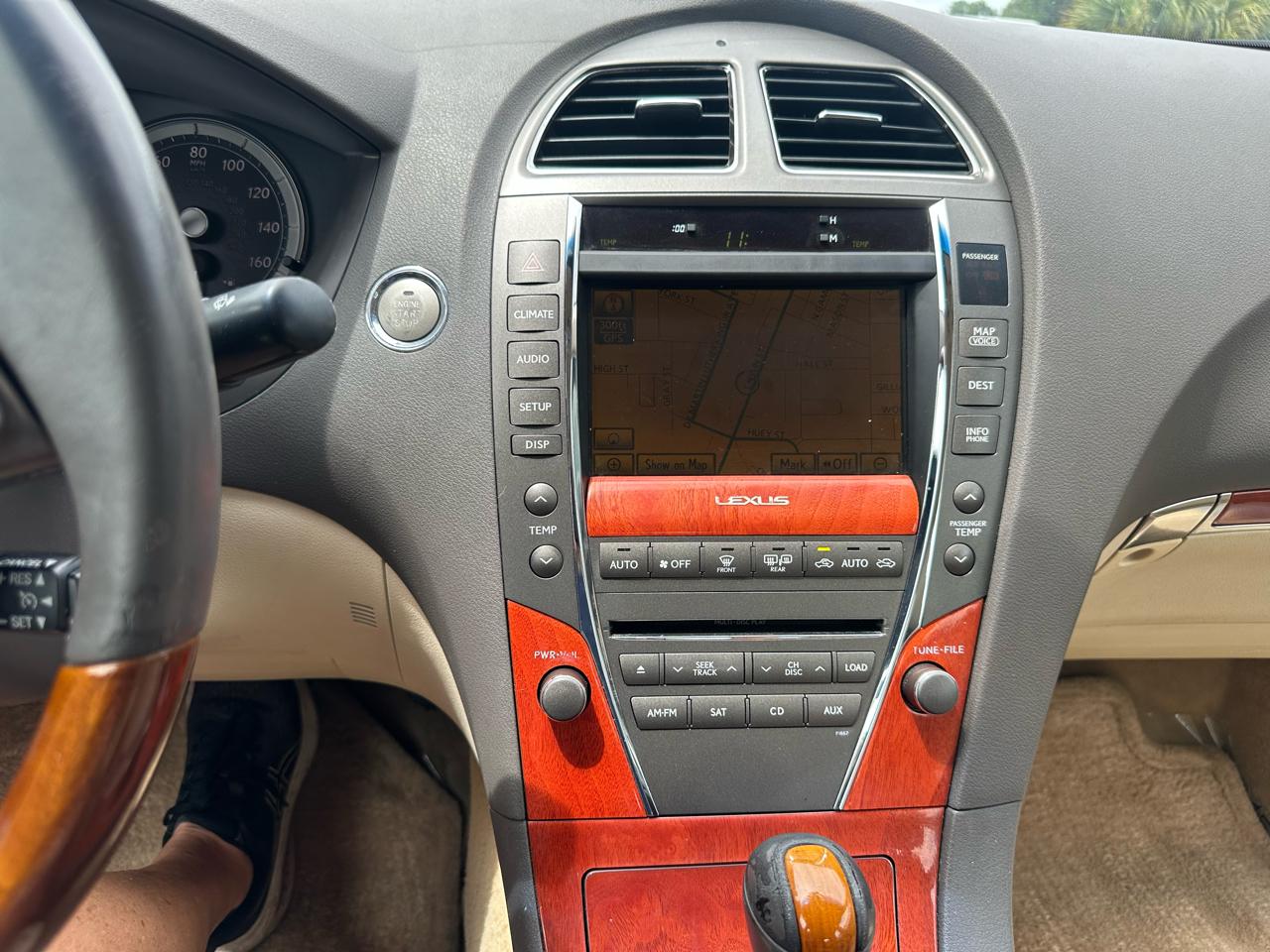 Lexus ES 350 4dr Sdn 2010