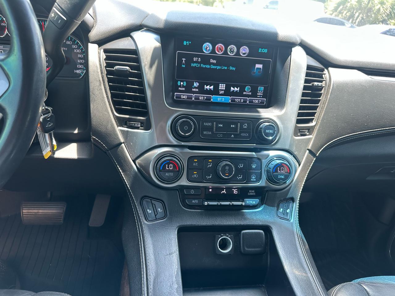 Chevrolet Suburban 4WD 4dr 1500 LT 2017