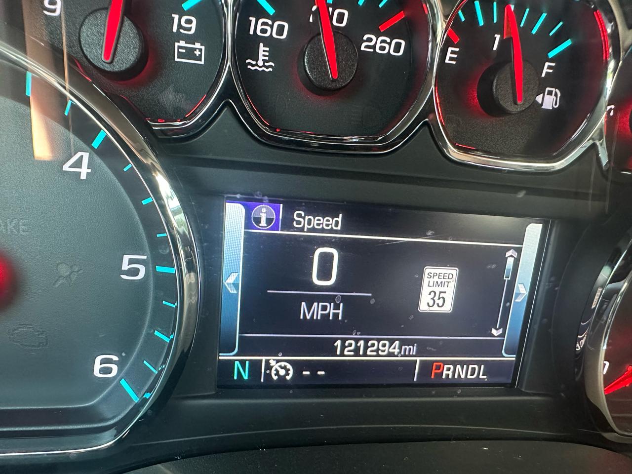 Chevrolet Suburban 4WD 4dr 1500 LT 2017