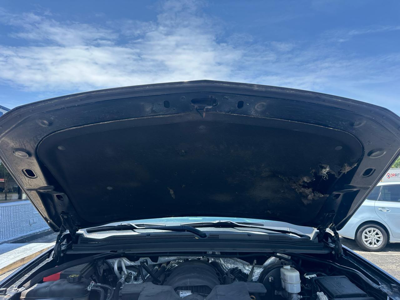 Chevrolet Suburban 4WD 4dr 1500 LT 2017