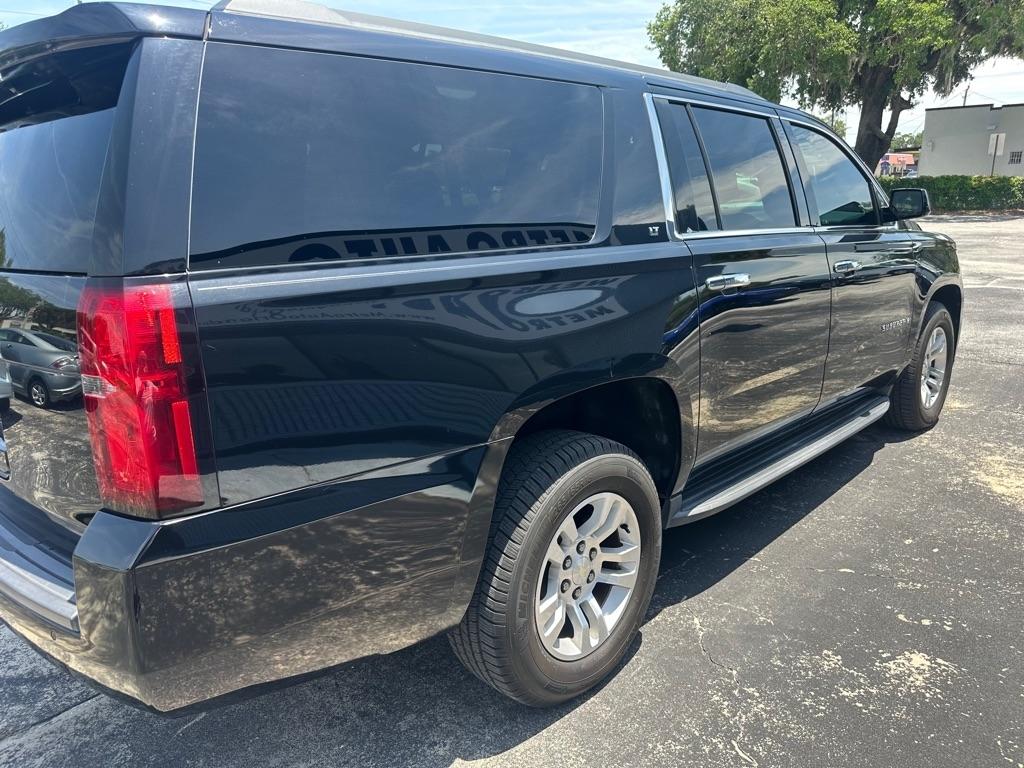 Chevrolet Suburban 4WD 4dr 1500 LT 2017