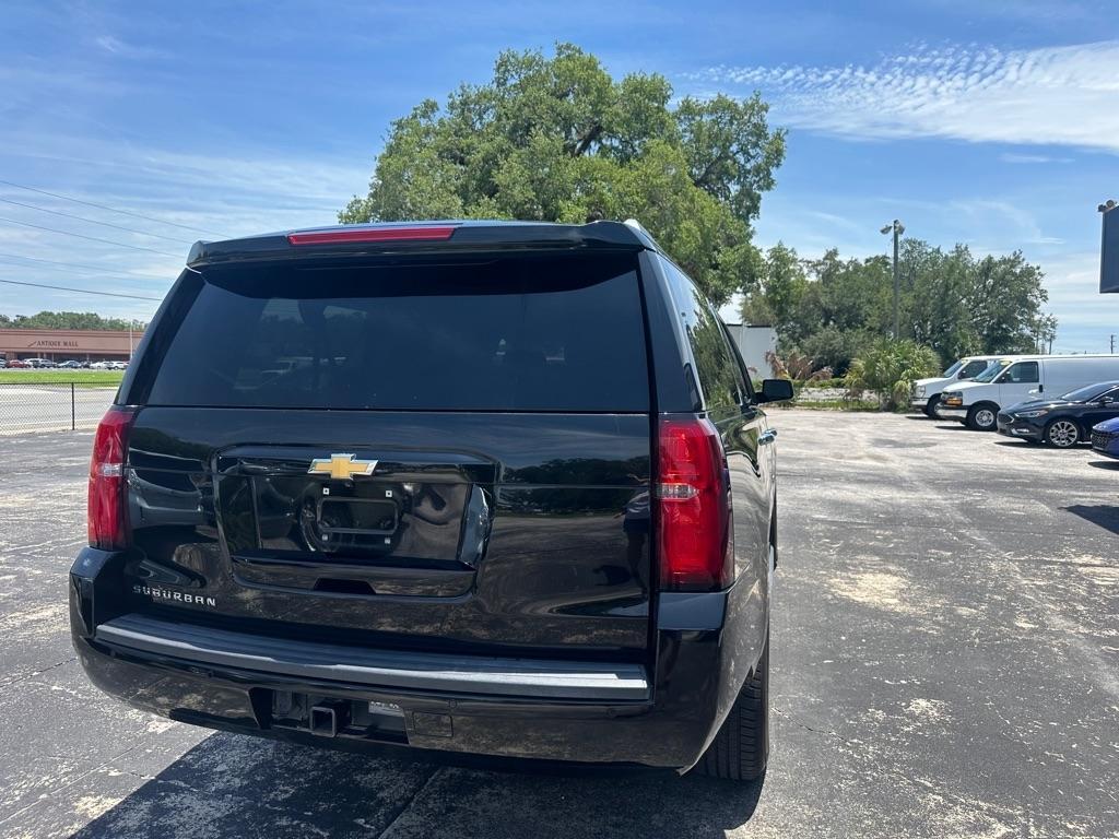 Chevrolet Suburban 4WD 4dr 1500 LT 2017