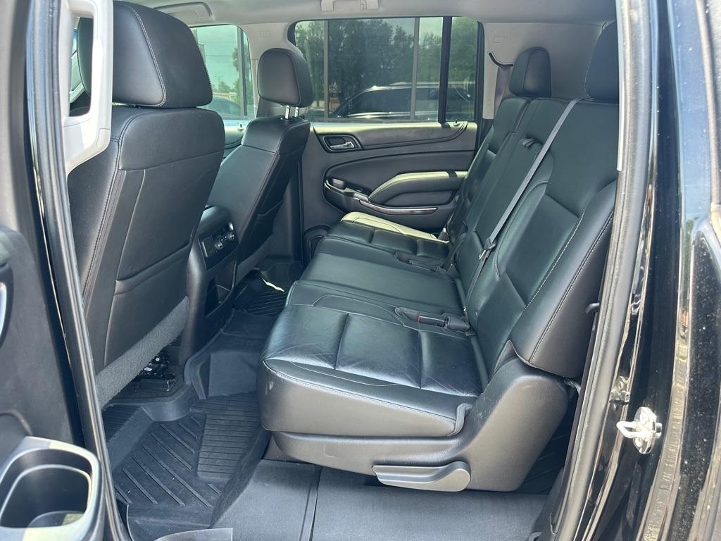 Chevrolet Suburban 4WD 4dr 1500 LT 2017