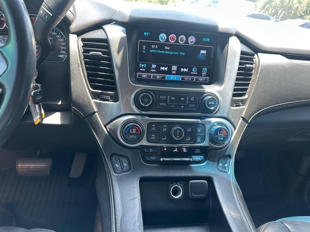 Chevrolet Suburban 4WD 4dr 1500 LT 2017