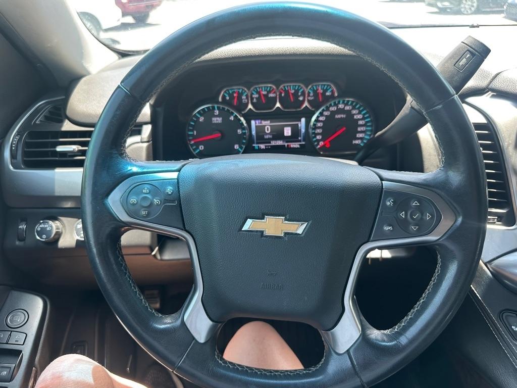 Chevrolet Suburban 4WD 4dr 1500 LT 2017