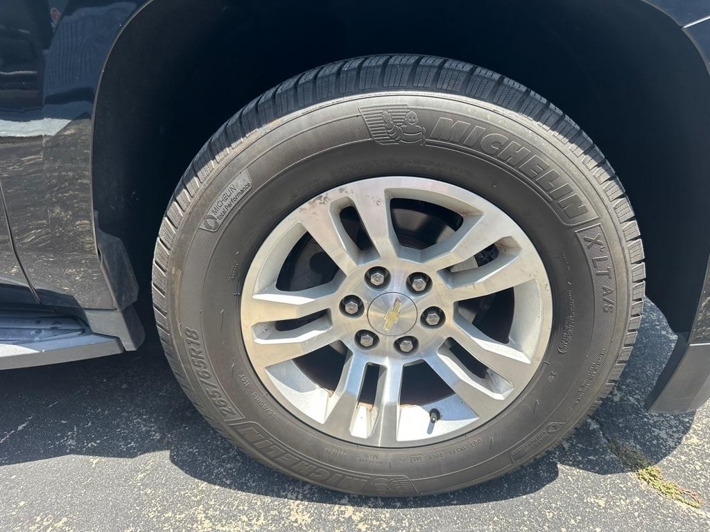 Chevrolet Suburban 4WD 4dr 1500 LT 2017