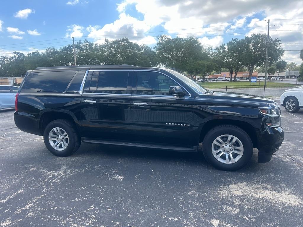 Chevrolet Suburban 4WD 4dr 1500 LT 2017