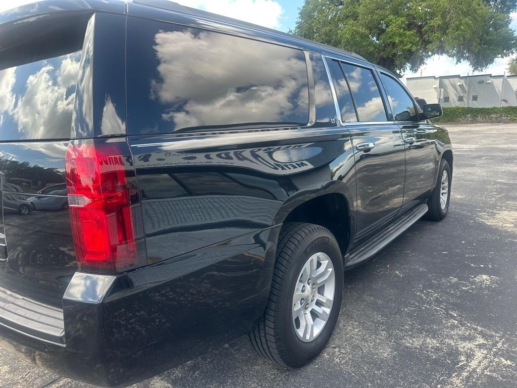Chevrolet Suburban 4WD 4dr 1500 LT 2017