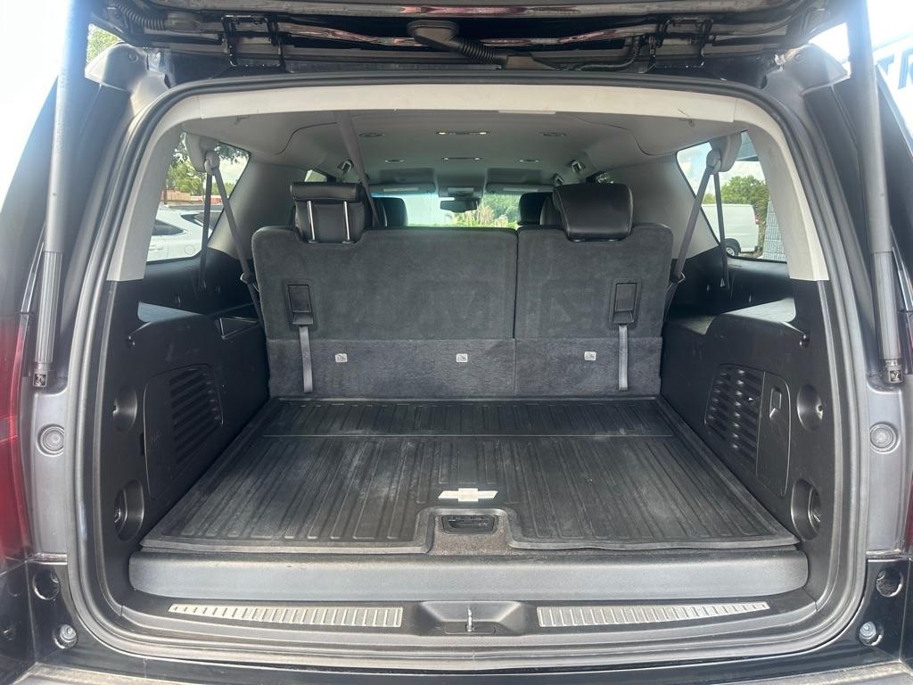 Chevrolet Suburban 4WD 4dr 1500 LT 2017