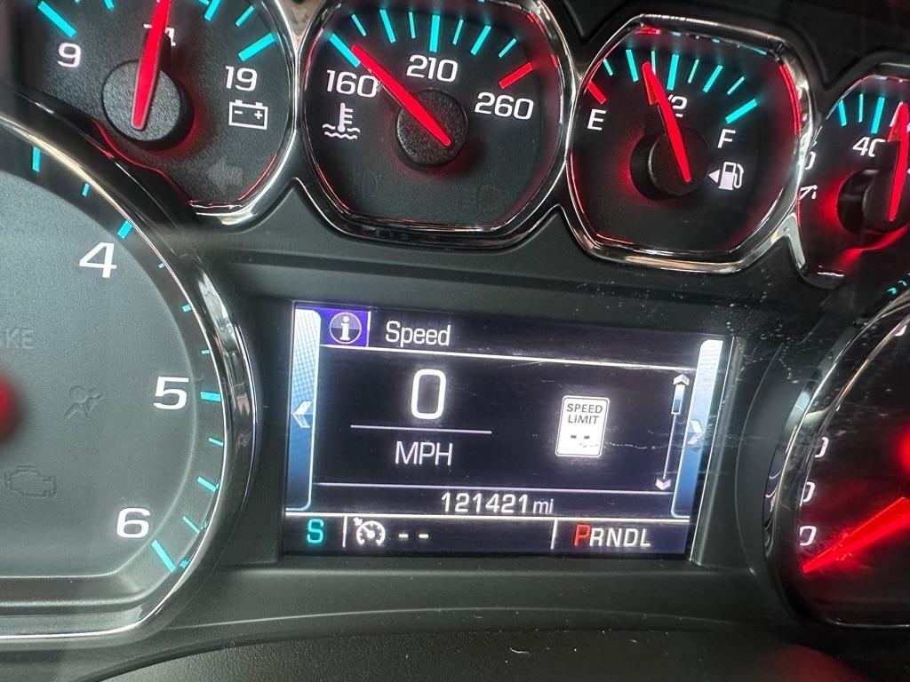 Chevrolet Suburban 4WD 4dr 1500 LT 2017