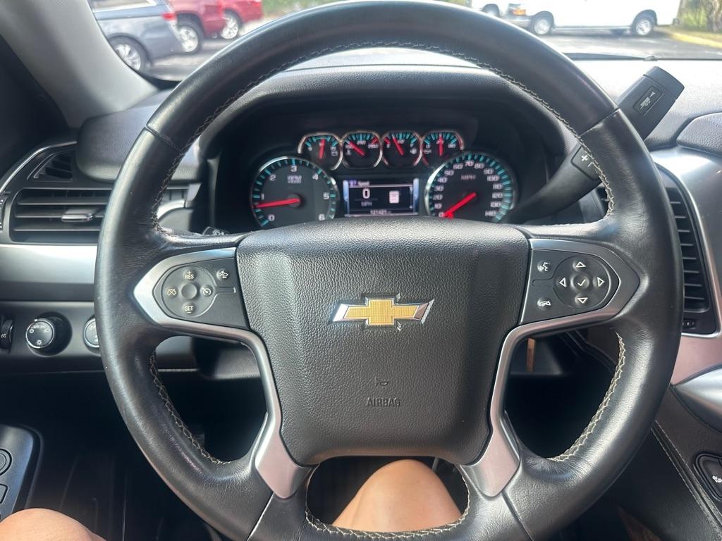 Chevrolet Suburban 4WD 4dr 1500 LT 2017