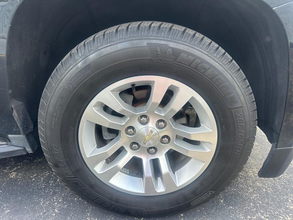 Chevrolet Suburban 4WD 4dr 1500 LT 2017