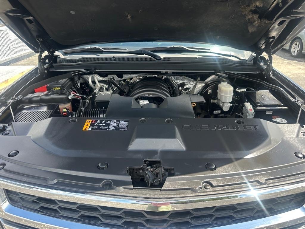 Chevrolet Suburban 4WD 4dr 1500 LT 2017