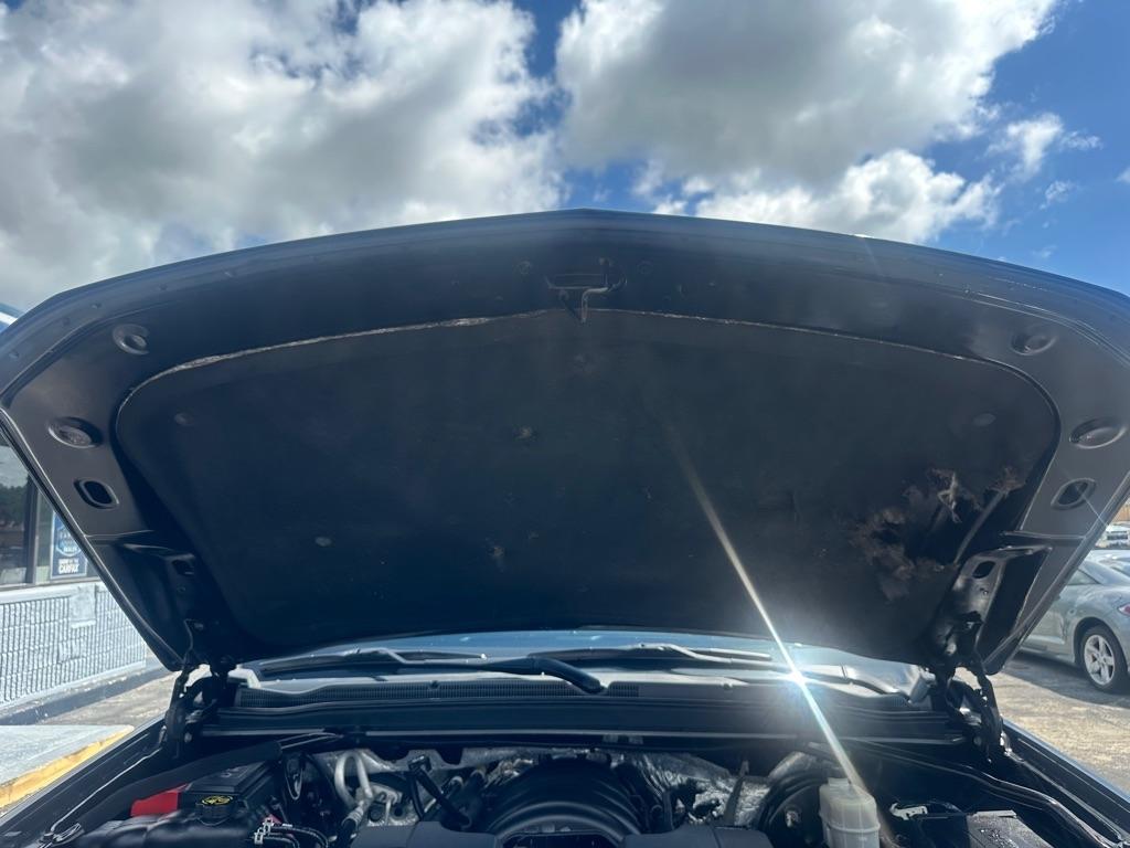Chevrolet Suburban 4WD 4dr 1500 LT 2017