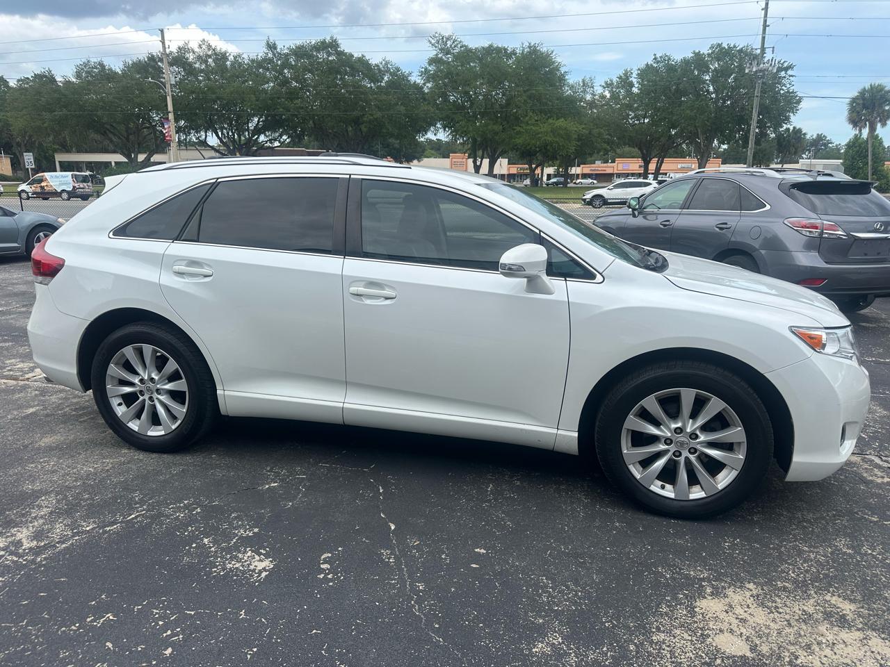 Toyota Venza 4dr Wgn I4 FWD LE (Natl) 2013