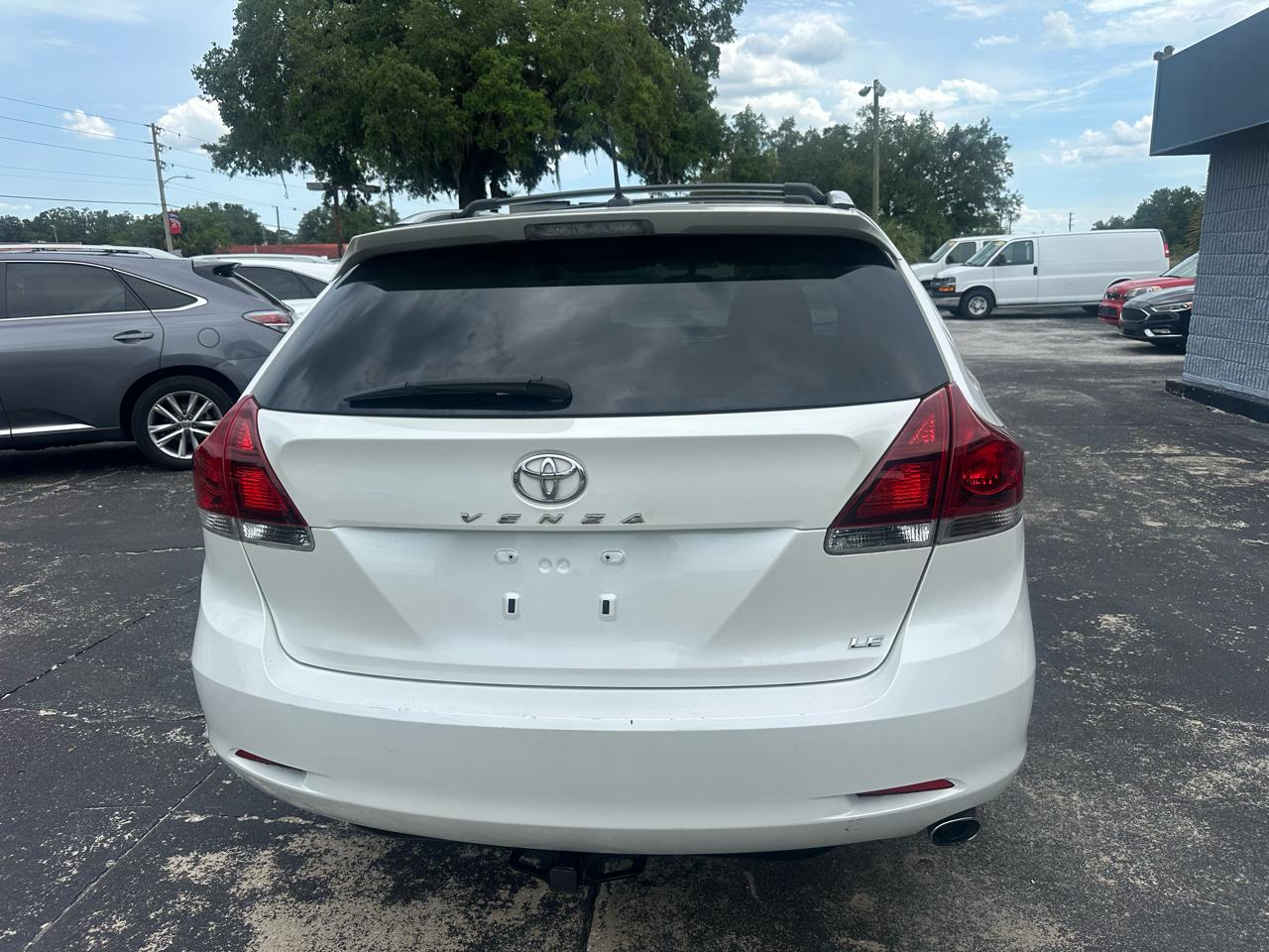 Toyota Venza 4dr Wgn I4 FWD LE (Natl) 2013