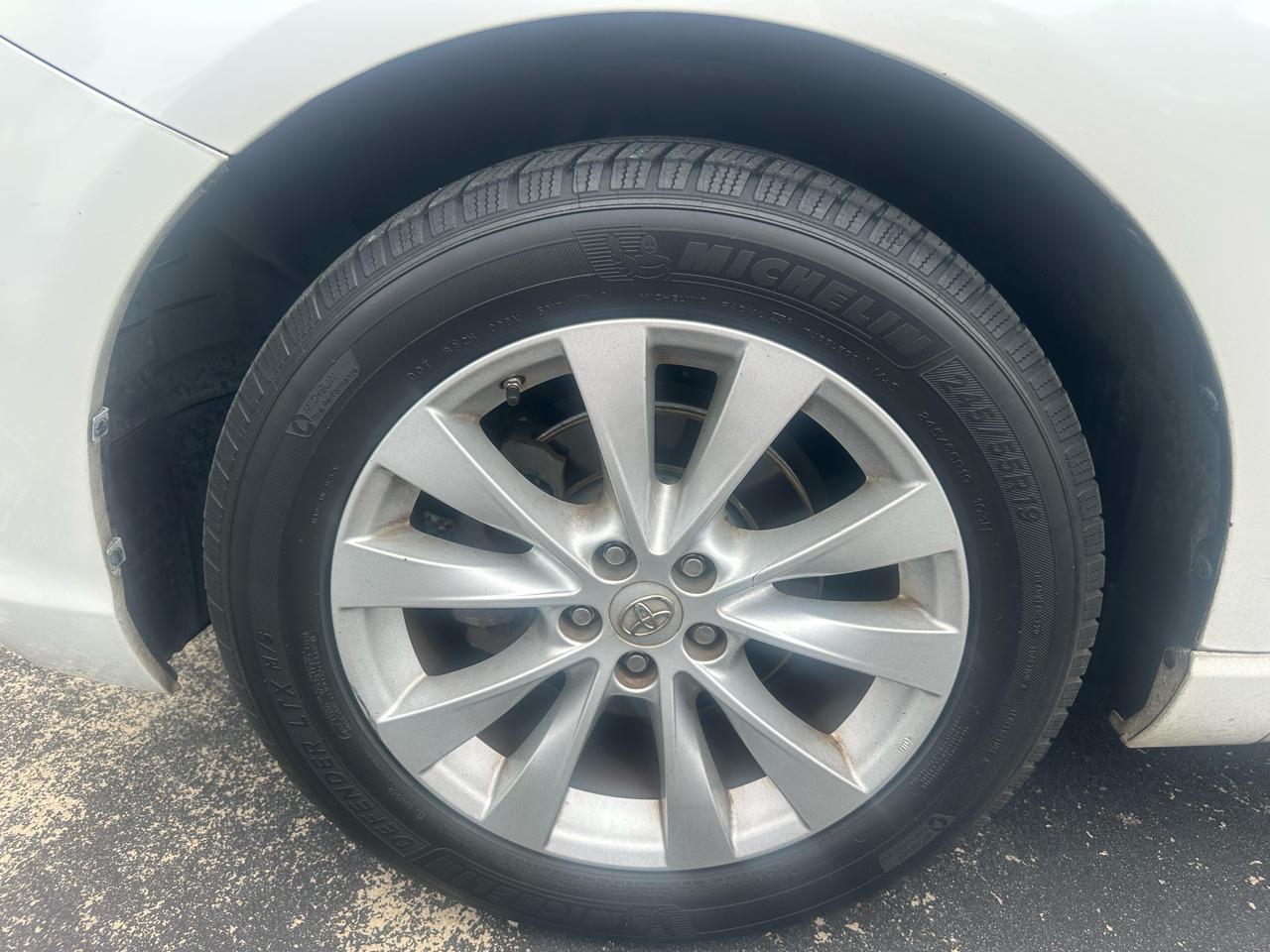 Toyota Venza 4dr Wgn I4 FWD LE (Natl) 2013