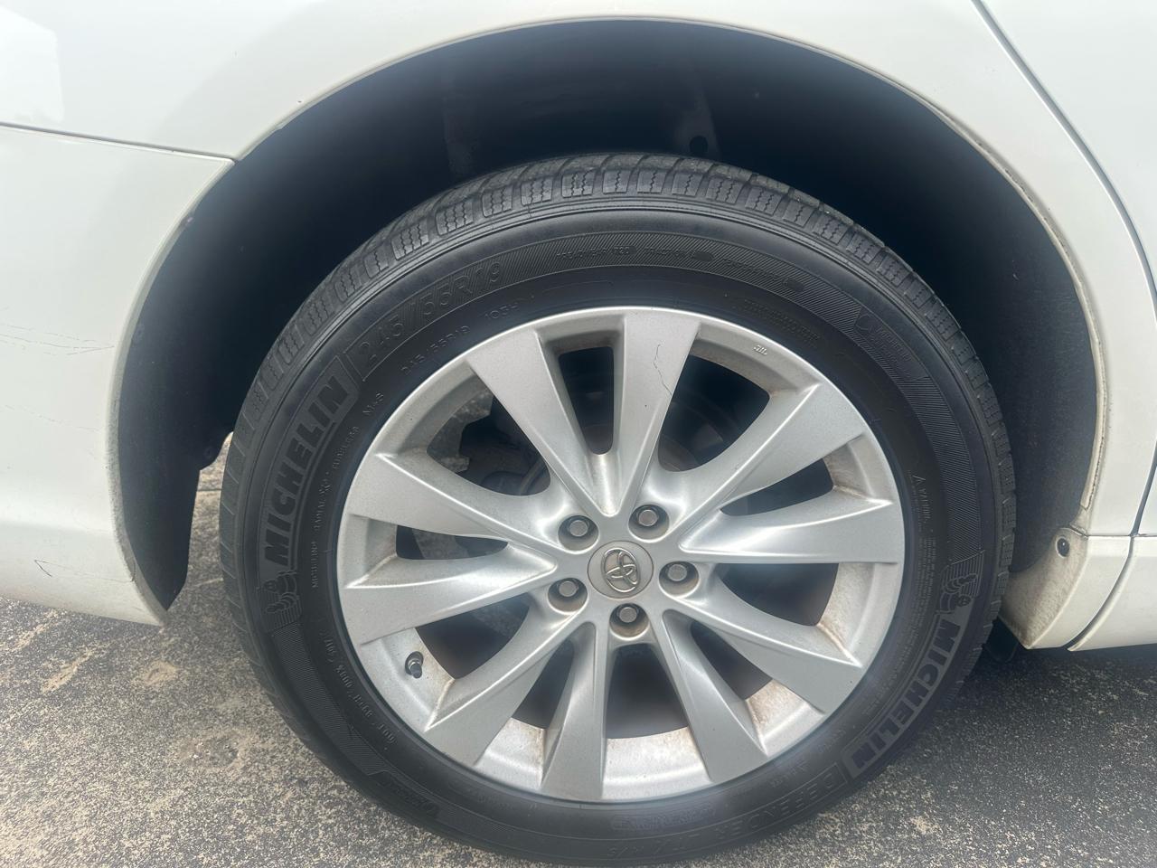 Toyota Venza 4dr Wgn I4 FWD LE (Natl) 2013