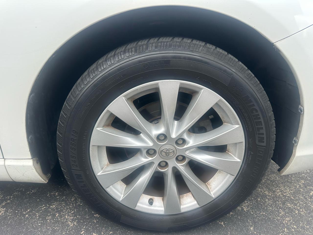 Toyota Venza 4dr Wgn I4 FWD LE (Natl) 2013