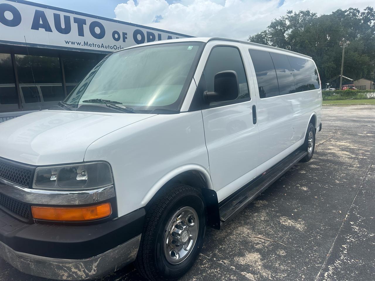 Chevrolet Express Passenger 3500 155" WB RWD 2008