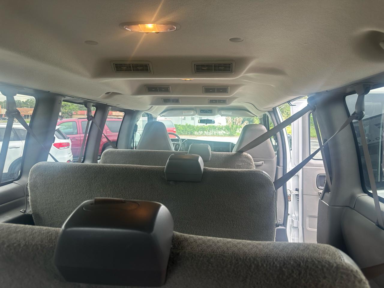 Chevrolet Express Passenger 3500 155" WB RWD 2008