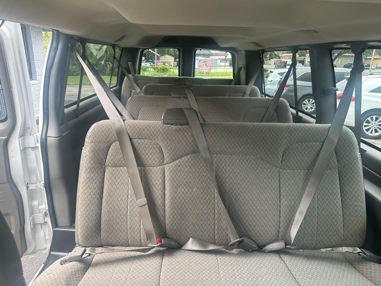 Chevrolet Express Passenger 3500 155" WB RWD 2008