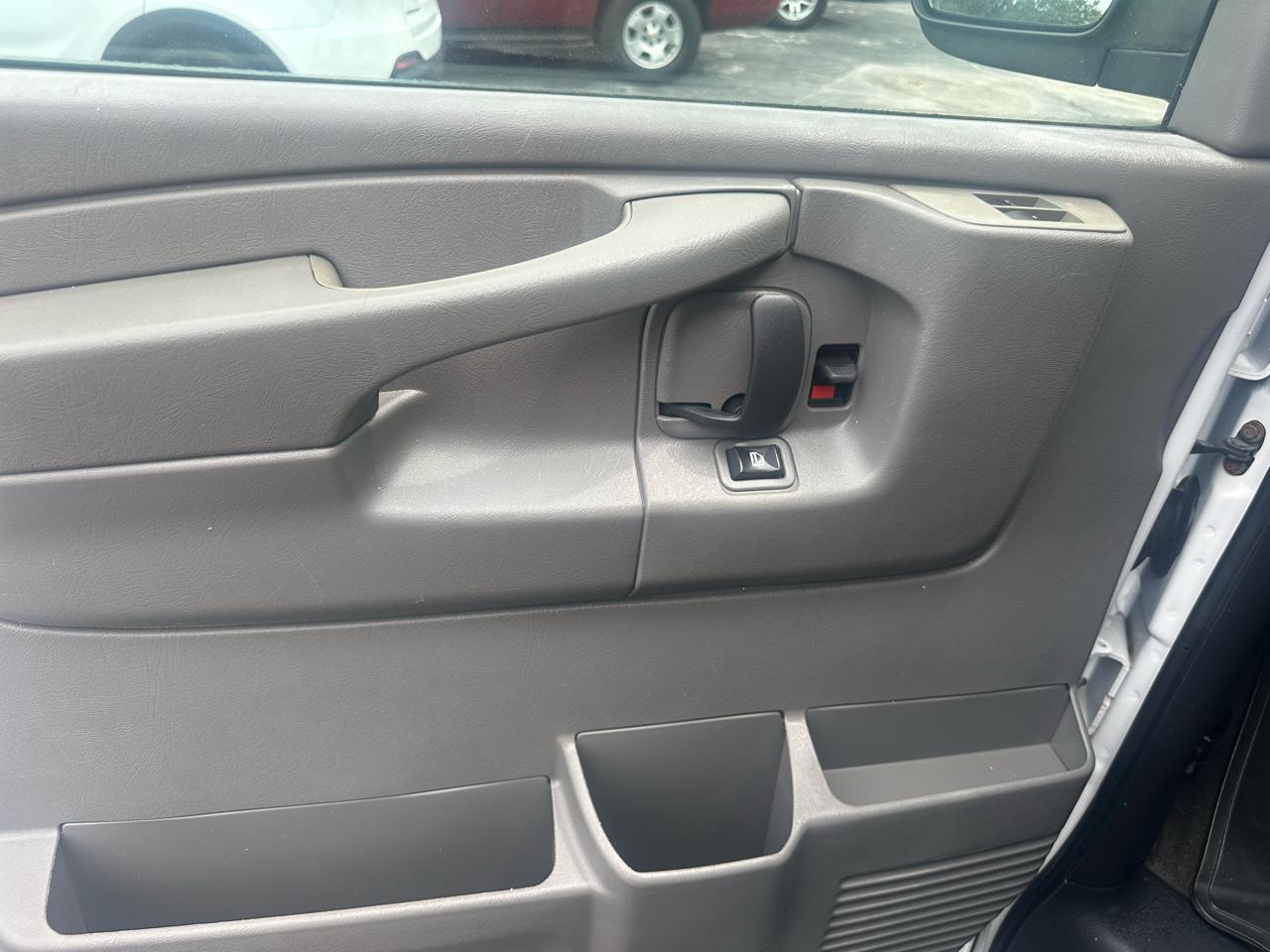Chevrolet Express Passenger 3500 155" WB RWD 2008
