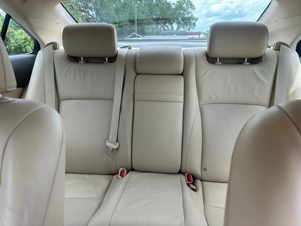 Lexus ES 350 4dr Sdn 2010
