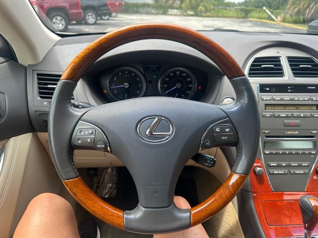 Lexus ES 350 4dr Sdn 2010