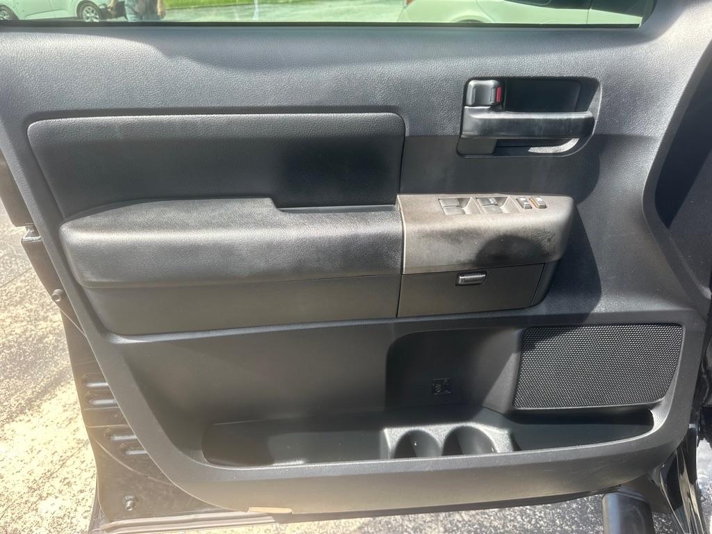 Toyota Tundra 2WD Truck Dbl 5.7L V8 6-Spd AT (Natl) 2010