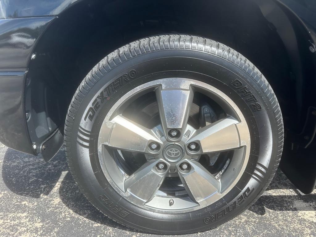 Toyota Tundra 2WD Truck Dbl 5.7L V8 6-Spd AT (Natl) 2010