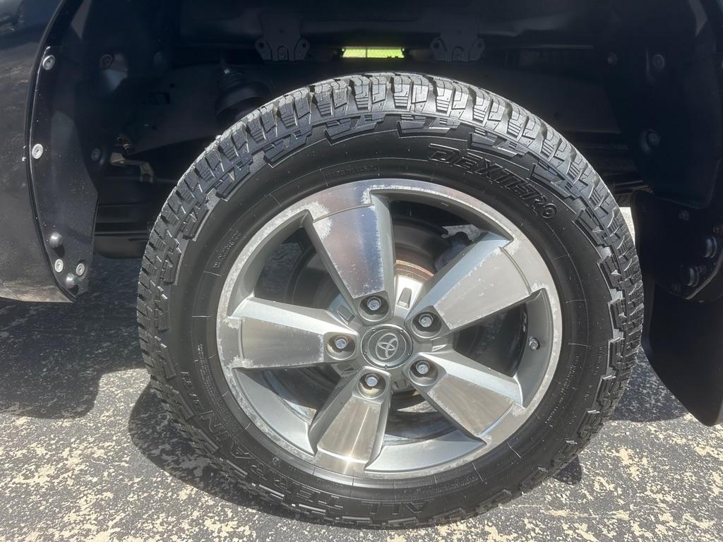 Toyota Tundra 2WD Truck Dbl 5.7L V8 6-Spd AT (Natl) 2010