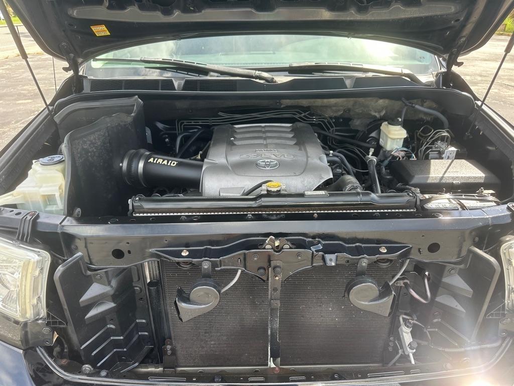 Toyota Tundra 2WD Truck Dbl 5.7L V8 6-Spd AT (Natl) 2010