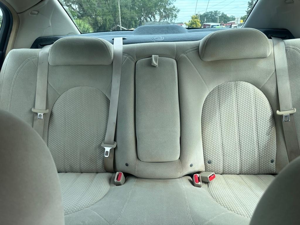 Buick Lucerne 4dr Sdn CX 2006